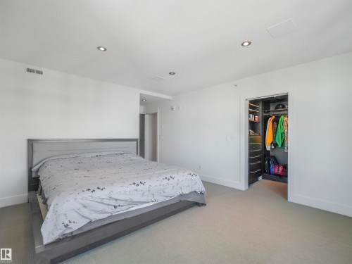 1704 9939 109 Street, Edmonton, AB - Indoor Photo Showing Bedroom