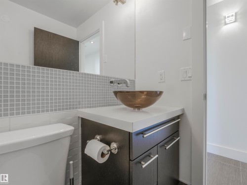 1704 9939 109 Street, Edmonton, AB - Indoor Photo Showing Bathroom