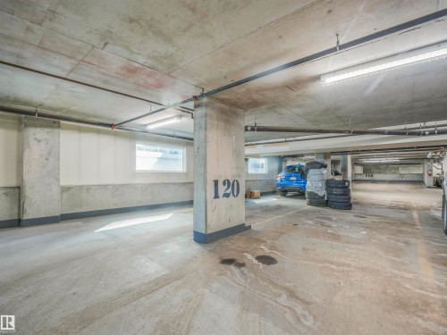 1704 9939 109 Street, Edmonton, AB - Indoor Photo Showing Garage