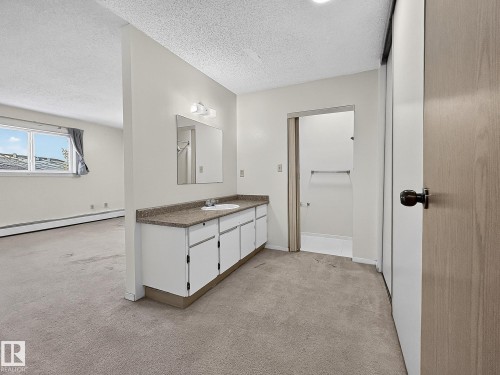 406 2620 Mill Woods Road E, Edmonton, AB - Indoor