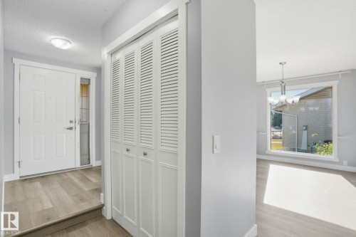 14208 30 Street, Edmonton, AB - Indoor Photo Showing Other Room