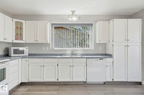 14208 30 Street, Edmonton, AB - Indoor Photo Showing Kitchen