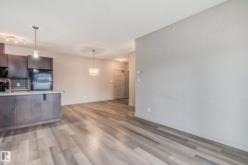 457 7805 71 Street, Edmonton, AB - Indoor Photo Showing Kitchen
