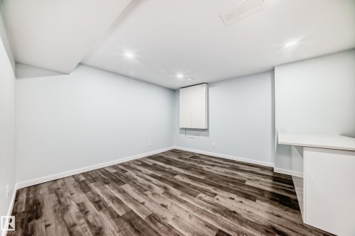 512 Chappelle Drive, Edmonton, AB - Indoor