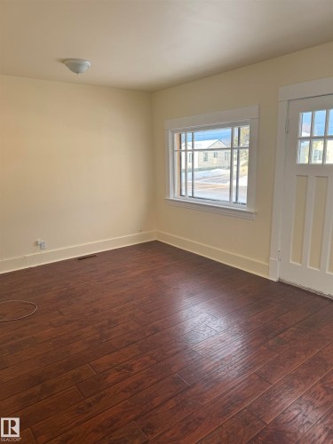 5209 49 Avenue, Vegreville, AB - Indoor Photo Showing Other Room