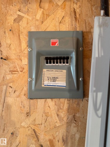 5209 49 Avenue, Vegreville, AB - Indoor