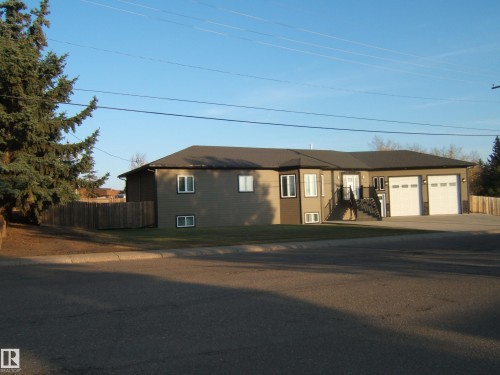 5301 46 Street  Two Hills, AB T0B 4K0