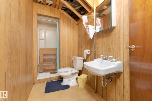 5406 48 Street, Stony Plain, AB - Indoor Photo Showing Bathroom