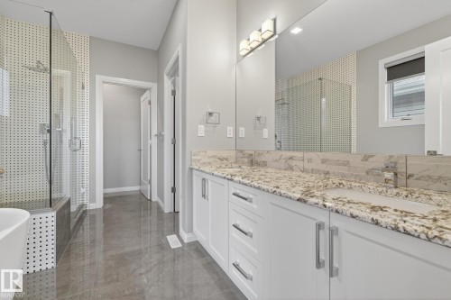 3419 Chickadee Drive, Edmonton, AB - Indoor Photo Showing Bathroom