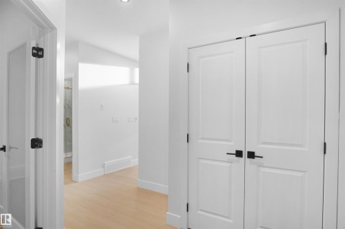 6224 29 Avenue, Edmonton, AB - Indoor Photo Showing Other Room