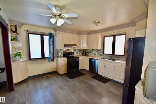 4517 51 Avenue, St. Paul Town, AB - Indoor Photo Showing Kitchen With Double Sink