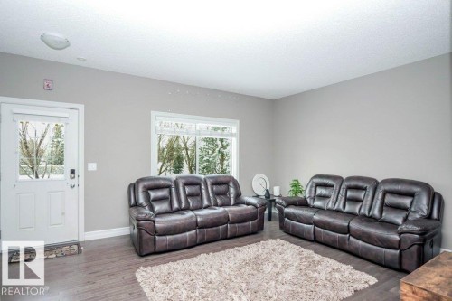 97 2003 Rabbit Hill Road, Edmonton, AB - Indoor Photo Showing Living Room