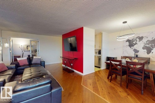 1605 10135 Saskatchewan Drive, Edmonton, AB - Indoor Photo Showing Living Room