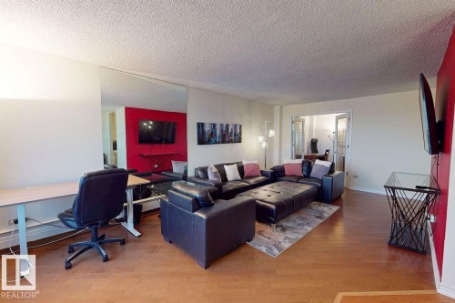 1605 10135 Saskatchewan Drive, Edmonton, AB - Indoor Photo Showing Living Room