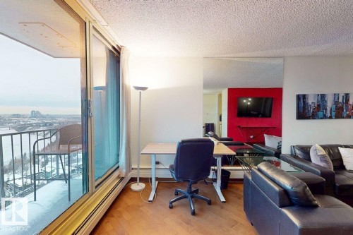 1605 10135 Saskatchewan Drive, Edmonton, AB - Indoor