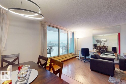 1605 10135 Saskatchewan Drive, Edmonton, AB - Indoor