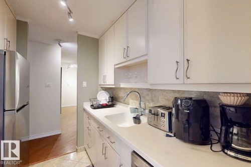 1605 10135 Saskatchewan Drive, Edmonton, AB - Indoor Photo Showing Kitchen