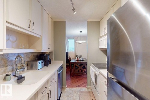 1605 10135 Saskatchewan Drive, Edmonton, AB - Indoor Photo Showing Kitchen