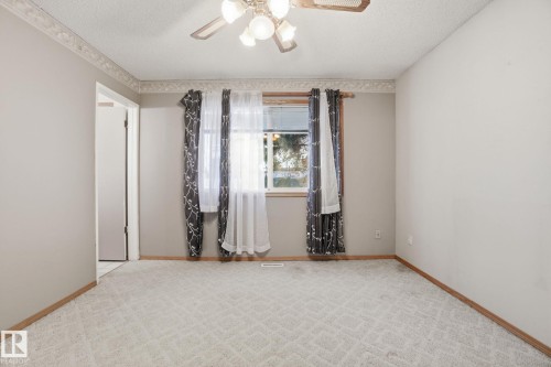6723 40 Avenue, Edmonton, AB - Indoor Photo Showing Other Room