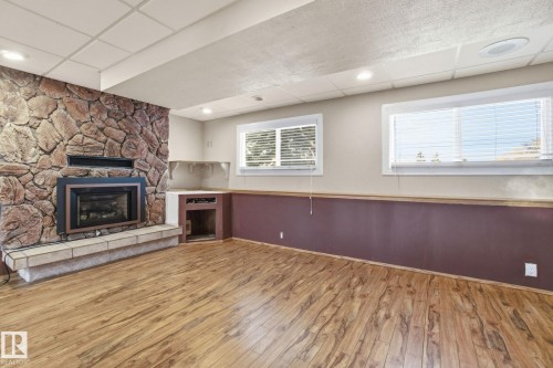 6723 40 Avenue, Edmonton, AB - Indoor With Fireplace