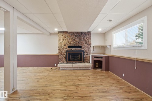 6723 40 Avenue, Edmonton, AB - Indoor With Fireplace