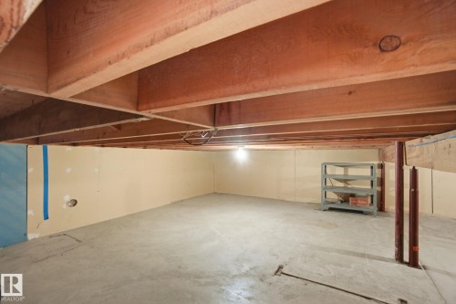 6723 40 Avenue, Edmonton, AB - Indoor