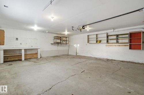 6723 40 Avenue, Edmonton, AB - Indoor Photo Showing Garage