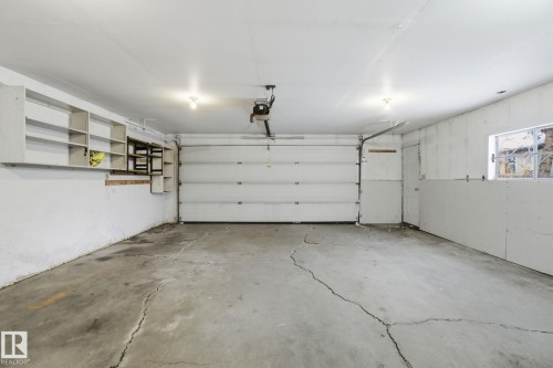 6723 40 Avenue, Edmonton, AB - Indoor Photo Showing Garage