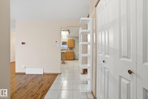 6723 40 Avenue, Edmonton, AB - Indoor Photo Showing Other Room