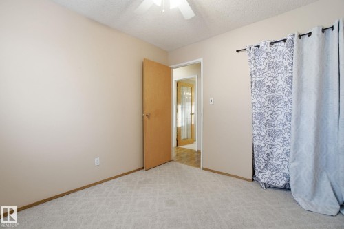 6723 40 Avenue, Edmonton, AB - Indoor Photo Showing Other Room