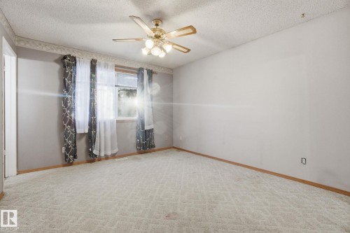 6723 40 Avenue, Edmonton, AB - Indoor Photo Showing Other Room
