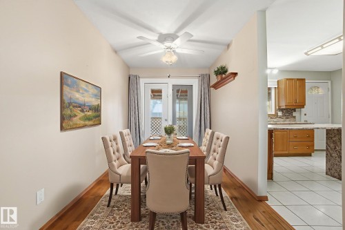 6723 40 Avenue, Edmonton, AB - Indoor Photo Showing Dining Room