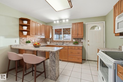 6723 40 Avenue, Edmonton, AB - Indoor