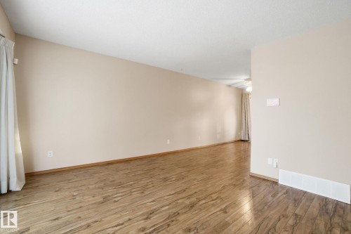 6723 40 Avenue, Edmonton, AB - Indoor Photo Showing Other Room