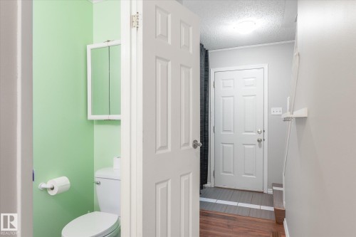 5C Twin Terrace, Edmonton, AB - Indoor Photo Showing Bathroom