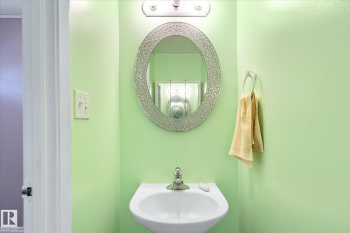 5C Twin Terrace, Edmonton, AB - Indoor Photo Showing Bathroom