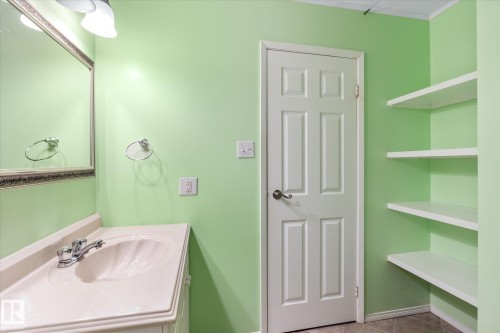 5C Twin Terrace, Edmonton, AB - Indoor Photo Showing Bathroom