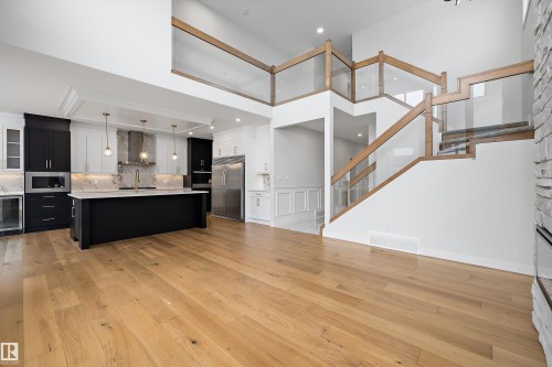 6872 Knox Loop Sw, Edmonton, AB - Indoor Photo Showing Kitchen With Upgraded Kitchen