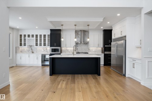 6872 Knox Loop Sw, Edmonton, AB - Indoor Photo Showing Kitchen With Upgraded Kitchen