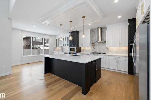 6872 Knox Loop Sw, Edmonton, AB - Indoor Photo Showing Kitchen With Upgraded Kitchen