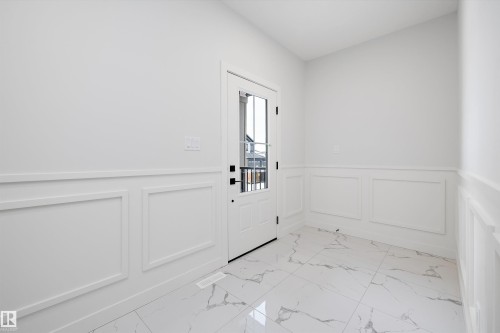 6872 Knox Loop Sw, Edmonton, AB - Indoor Photo Showing Other Room