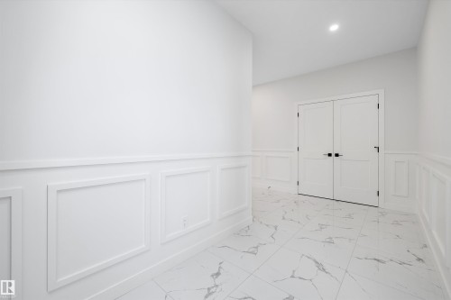 6872 Knox Loop Sw, Edmonton, AB - Indoor Photo Showing Other Room