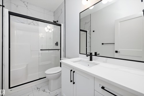 6872 Knox Loop Sw, Edmonton, AB - Indoor Photo Showing Bathroom