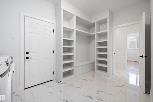 6872 Knox Loop Sw, Edmonton, AB - Indoor