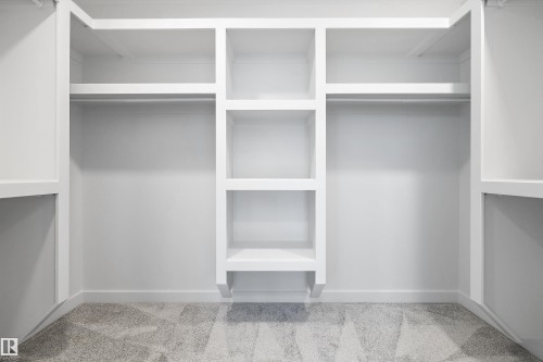 6872 Knox Loop Sw, Edmonton, AB - Indoor With Storage