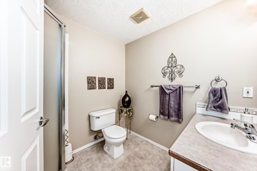 301 11260 153 Avenue, Edmonton, AB - Indoor Photo Showing Bathroom