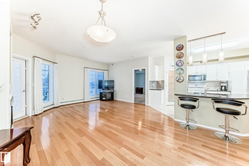 301 11260 153 Avenue, Edmonton, AB - Indoor Photo Showing Kitchen