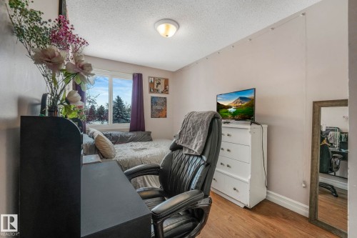 11811 32A Avenue, Edmonton, AB - Indoor