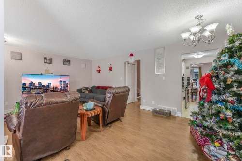 11811 32A Avenue, Edmonton, AB - Indoor