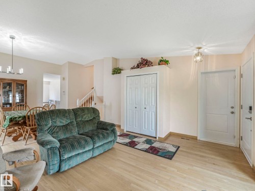 6115 157 Avenue Nw, Edmonton, AB - Indoor Photo Showing Living Room